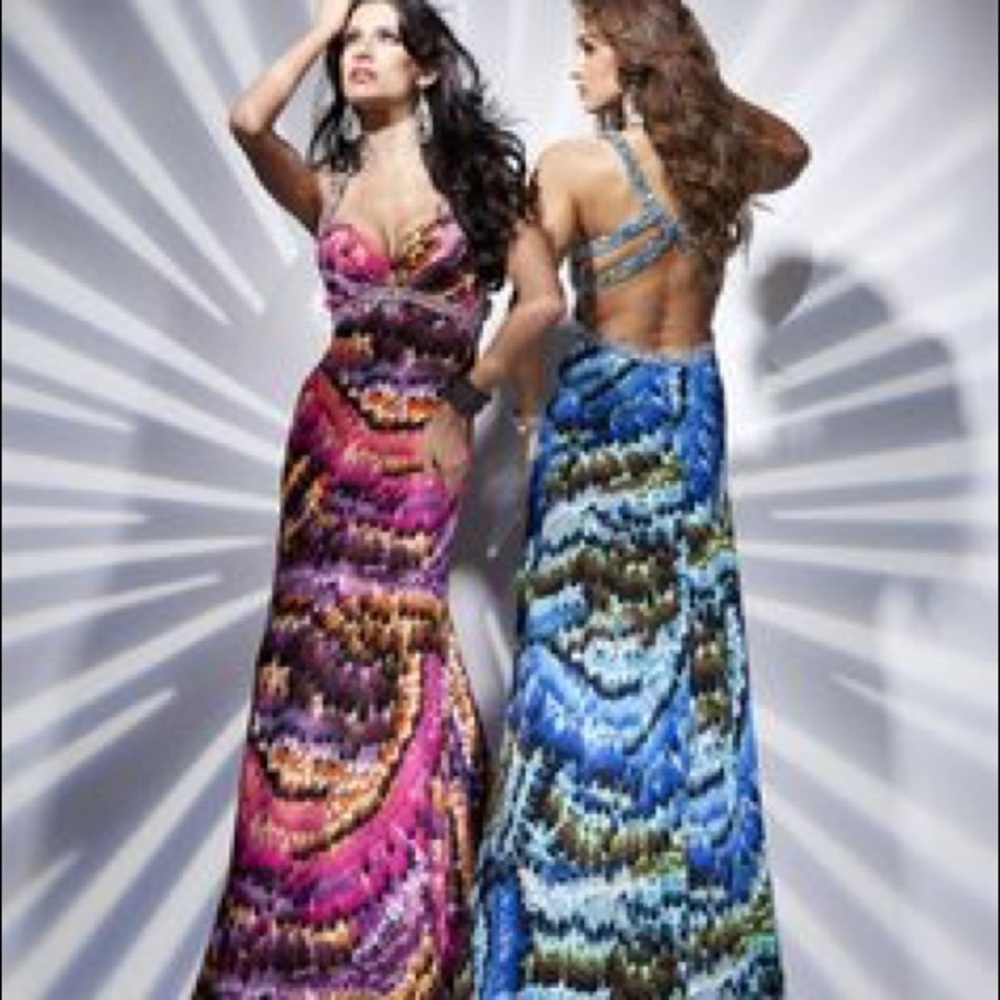 Stunning Tony Bowls Blue Print Formal Prom Dress